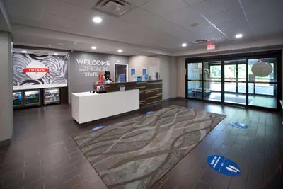 Photo 4 - Hampton Inn Fayetteville
