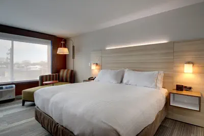 Photo 4 - Holiday Inn Express & Suites Galesburg by IHG
