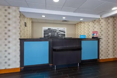Photo 4 - Hampton Inn Marysville