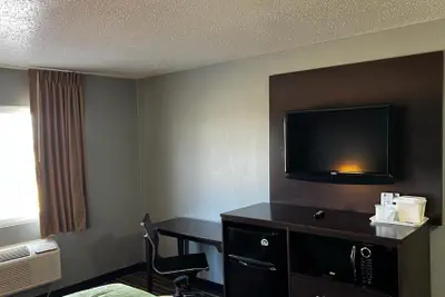 Photo 4 - Colby Inn and Suites