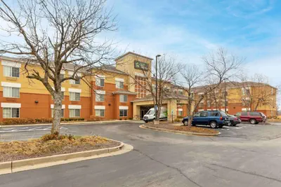 Photo 3 - Extended Stay America Select Suites - St Louis - Airport - Central