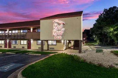Photo 4 - Red Roof Inn Hickory