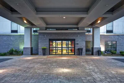 Photo 2 - Hampton Inn Middletown