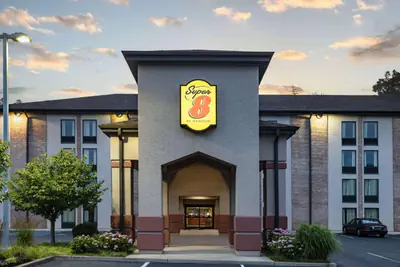 Photo 4 - Super 8 by Wyndham Mount Laurel