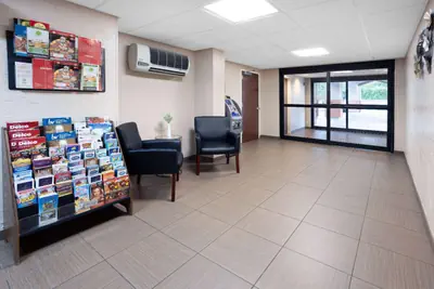 Photo 5 - Super 8 by Wyndham Mount Laurel