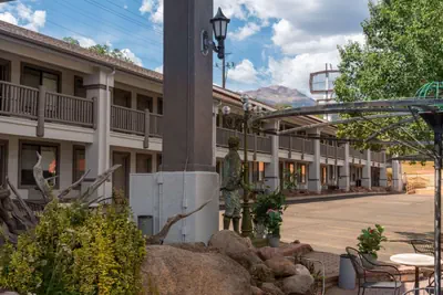 Photo 4 - Quality Inn & Suites Manitou Springs at Pikes Peak