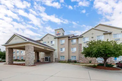 Photo 3 - Comfort Suites Cedar Falls Industrial Park