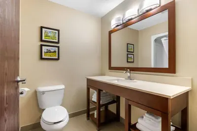 Photo 5 - Comfort Suites Cedar Falls Industrial Park