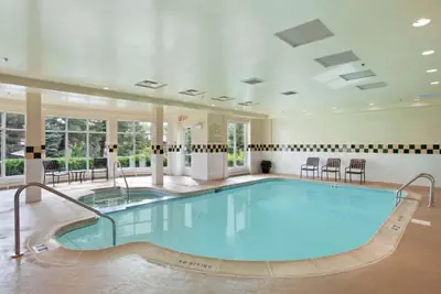 Photo 2 - Hilton Garden Inn Oakbrook Terrace