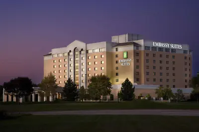 Photo 4 - Embassy Suites by Hilton Kansas City International Airport