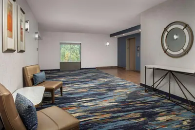 Photo 3 - Hampton Inn & Suites Alpharetta-Windward
