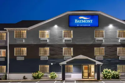 Photo 2 - Baymont by Wyndham Cedar Rapids