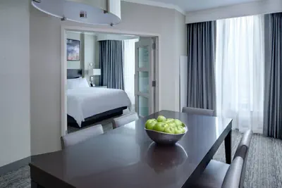 Photo 4 - Chicago Marriott Suites O'Hare