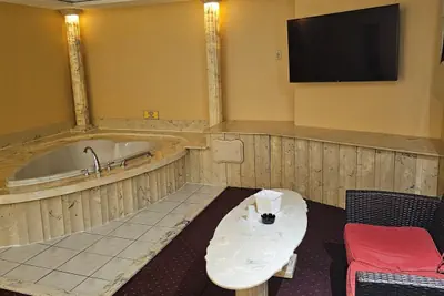 Photo 2 - Loop Inn Motel