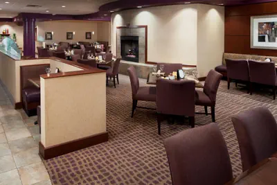 Photo 4 - DoubleTree Suites by Hilton Hotel Cincinnati - Blue Ash