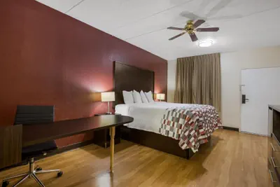 Photo 2 - Red Roof Inn & Suites Statesboro - University