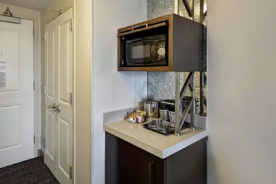Photo 2 - DoubleTree by Hilton Chicago Midway Airport, IL