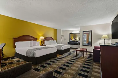 Photo 4 - Best Western Windsor Suites
