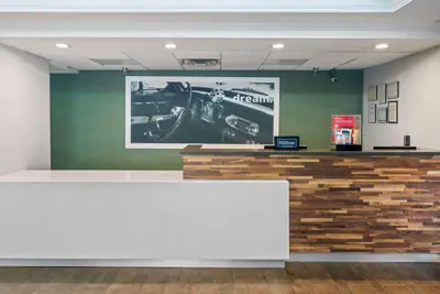 Photo 3 - Hampton Inn Atlanta-Woodstock