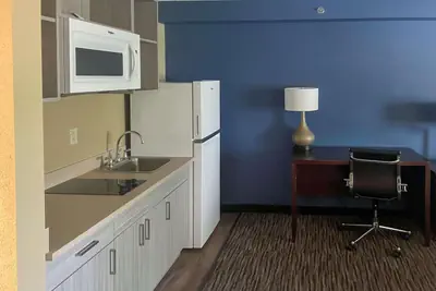 Photo 3 - Suburban Studios Arlington Heights Elk Grove
