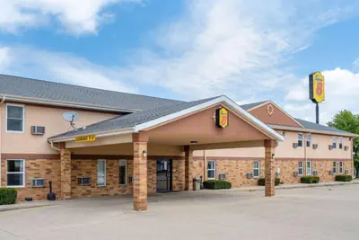 Photo 2 - Super 8 by Wyndham Mattoon