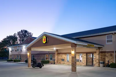 Photo 3 - Super 8 by Wyndham Mattoon