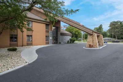 Photo 4 - Quality Inn Toledo Westgate