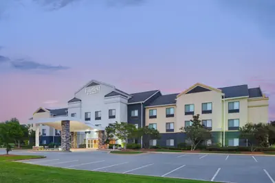 Photo 4 - Fairfield Inn & Suites Auburn Opelika