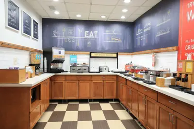 Photo 5 - Hampton Inn Bordentown
