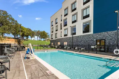 Photo 3 - Hampton Inn Batesville, Ar