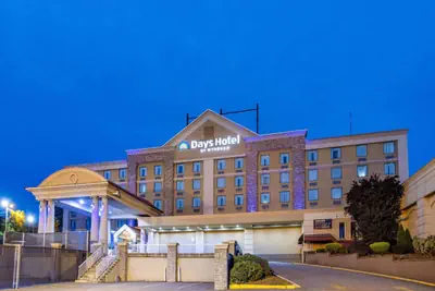 Photo 3 - Days Hotel by Wyndham North Bergen