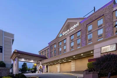 Photo 4 - Days Hotel by Wyndham North Bergen