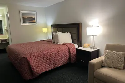 Photo 4 - Garden Inn & Suites