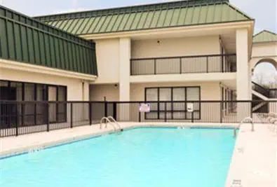 Photo 2 - Days Inn by Wyndham Metter