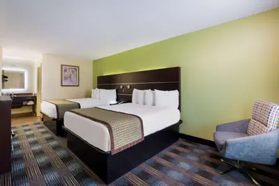 Photo 4 - SureStay Hotel by Best Western Manning