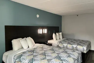 Photo 3 - Studio 6 Suites East Syracuse Airport
