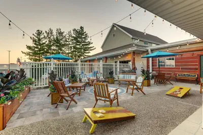 Photo 5 - Stoney Creek Inn Quincy