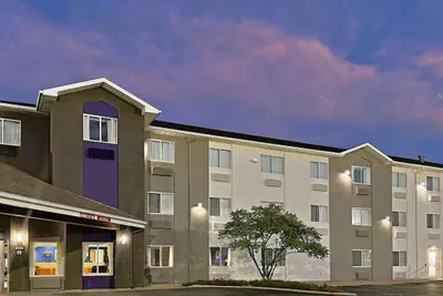 Photo 2 - Sleep Inn & Suites - Oxford - University Area