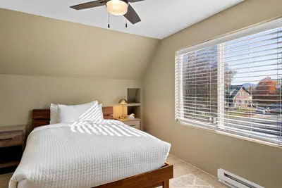 Photo 3 - Modern Home &Cozy