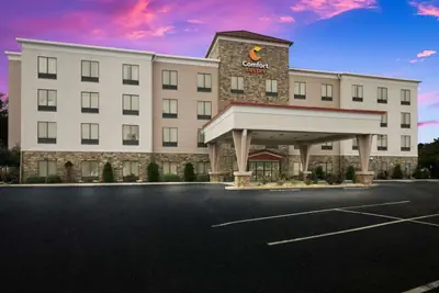 Photo 3 - Comfort Suites Commerce