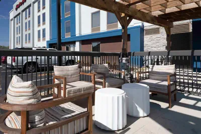 Photo 2 - Hampton Inn Conyers