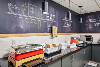 Photo 5 - Hampton Inn Cleveland-Westlake