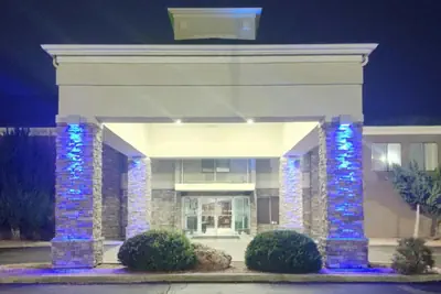 Photo 2 - Holiday Inn Express La Junta by IHG