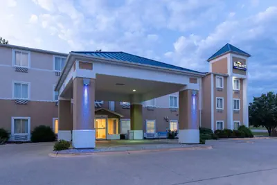 Photo 3 - Baymont by Wyndham Kirksville University Area