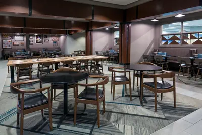 Photo 3 - Four Points by Sheraton Huntsville Airport