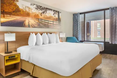 Photo 2 - Days Inn & Suites by Wyndham Rocky Mount Golden East