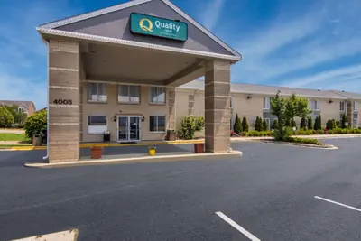 Photo 3 - Quality Inn Aurora - Naperville Area
