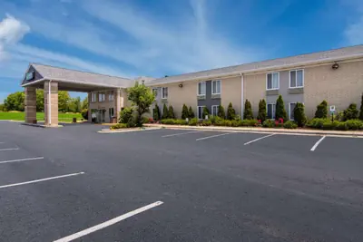 Photo 2 - Quality Inn Aurora - Naperville Area