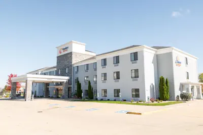 Photo 5 - Comfort Suites Bloomington I-55 and I-74