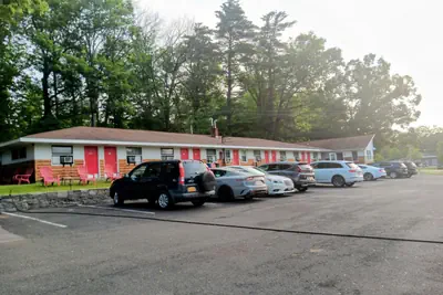 Photo 3 - Robin Hood Motel